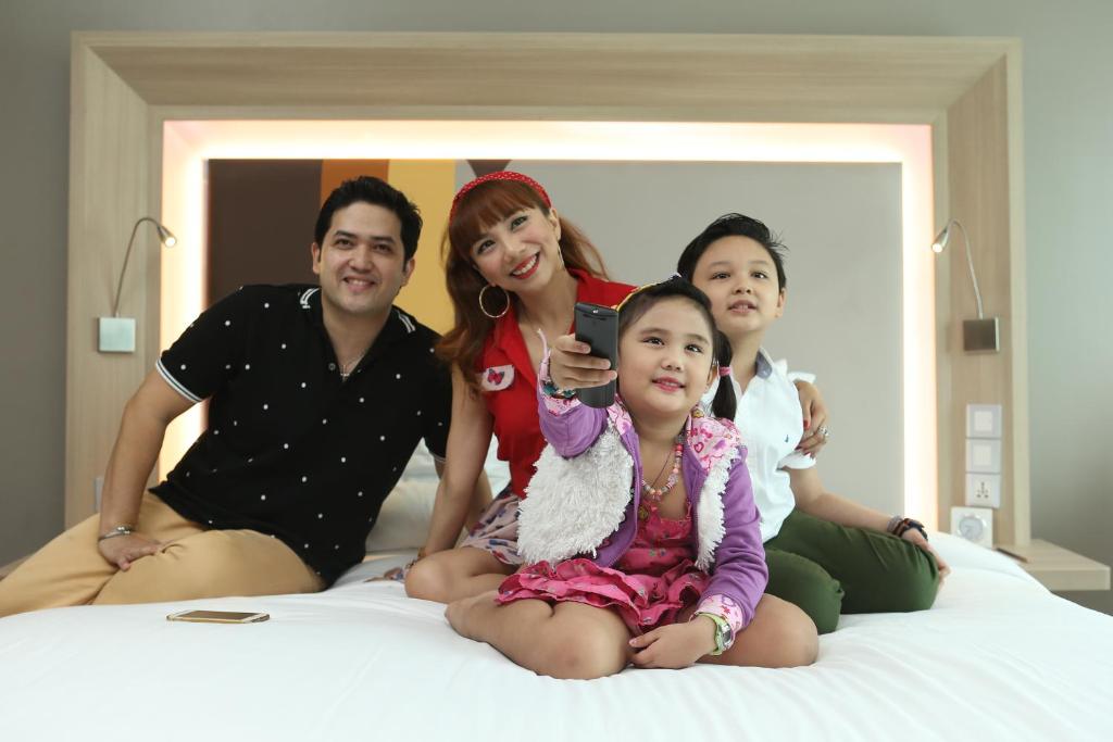 Двухместный (Двухместный номер Делюкс с 2 отдельными кроватями), Novotel Manila Araneta City Hotel