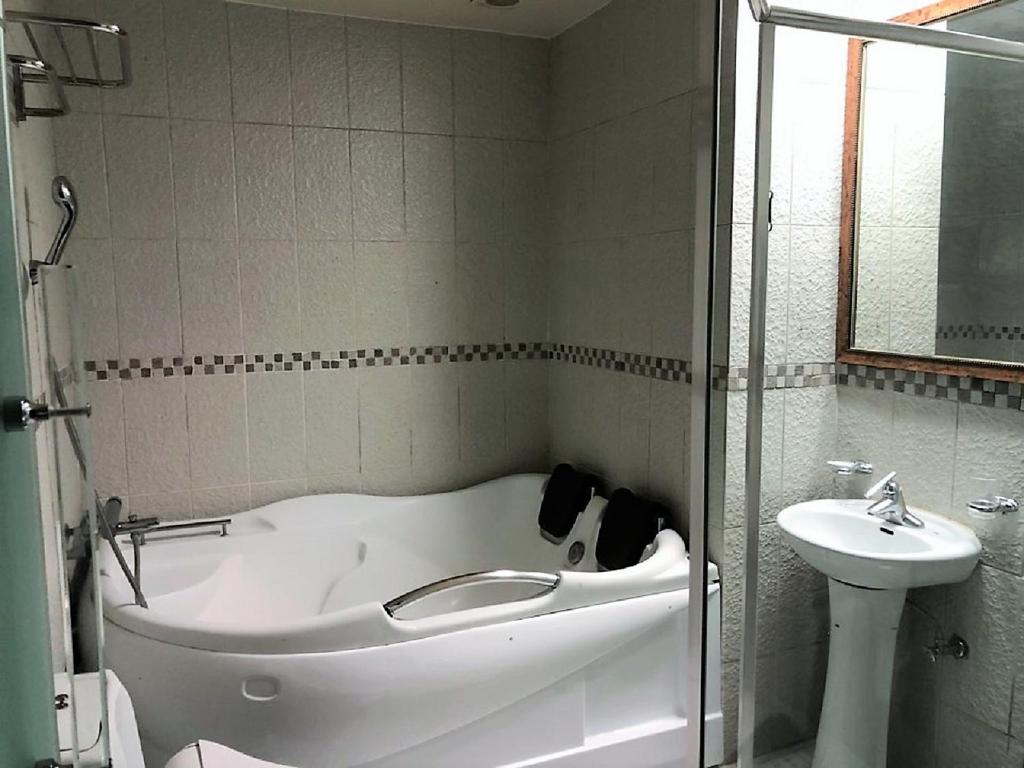 Masan Tourist Hotel - Tap to explore photos