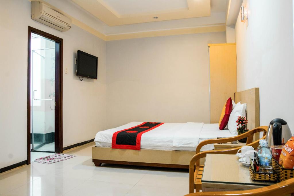 Двухместный (Улучшенный двухместный номер с 1 кроватью), Le Duong Hotel