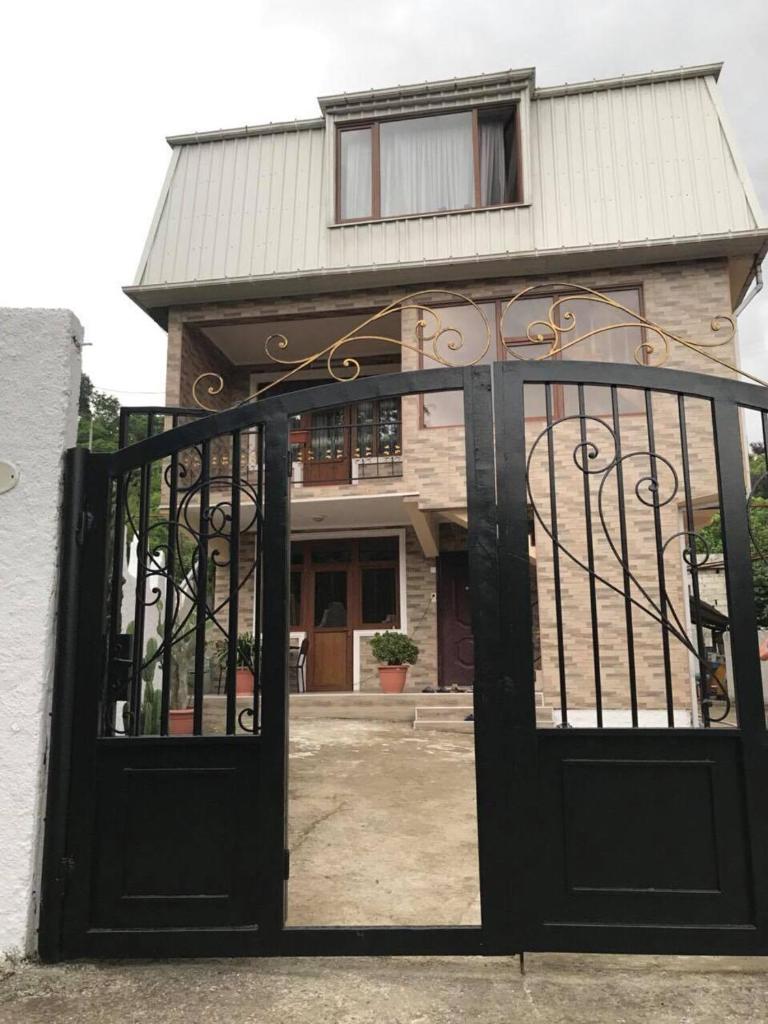 Lela's Guest house