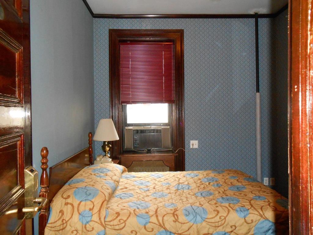 Двухместный (Номер с кроватью размера «queen-size» и общей ванной комнатой), Hotel 31