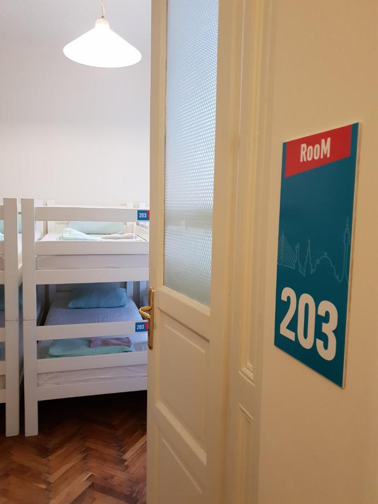 Четырехместный (Четырехместный номер с общей ванной комнатой), Booking BnB