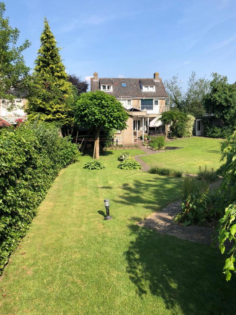 Woning tussen bos en water photo 3