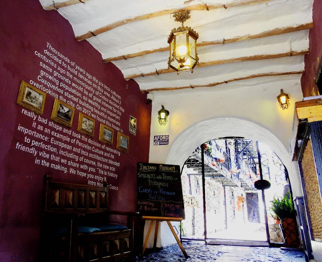 Intro Hostels Cusco photo 3