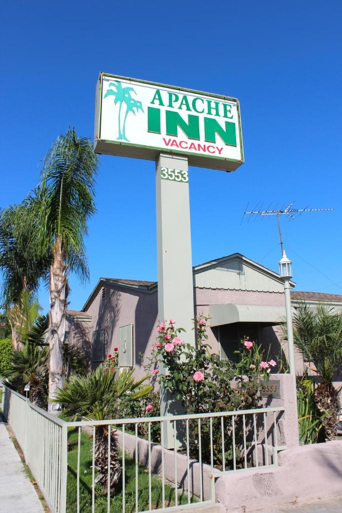 Apache Inn image