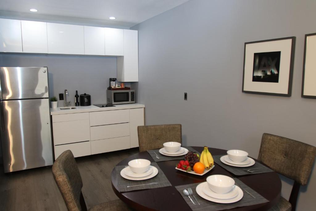 Сьюит (Семейный люкс), BLVD Hotel & Suites - Walking Distance to Hollywood Walk of Fame