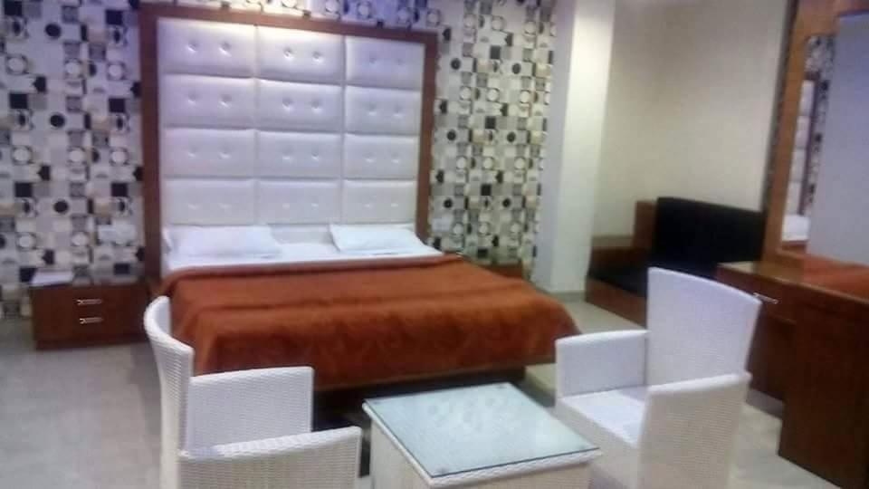 Семейный (Семейный суперлюкс), Hotel Parkside Grand Navjyoti