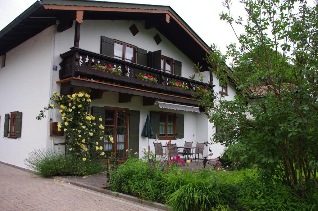Ferienwohnung Haus Alpenrebe photo 1