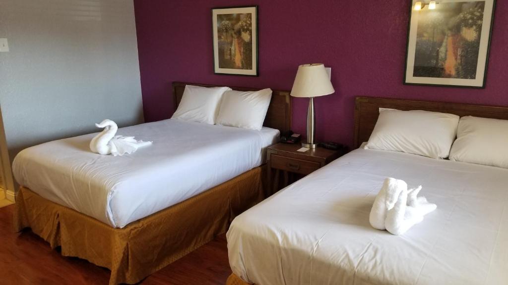 Santa Fe Inn - Pueblo photo 3
