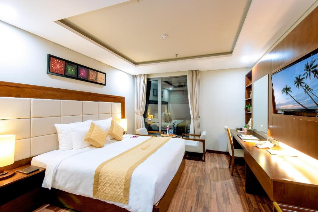 Двухместный (Улучшенный двухместный номер с 1 кроватью), Grand Sea Hotel