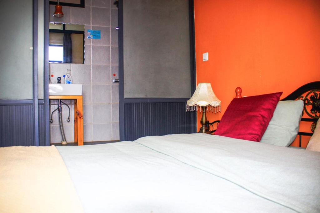 Двухместный (Улучшенный номер с кроватью размера «queen-size»), Dali Lao Shay Youth Hostel