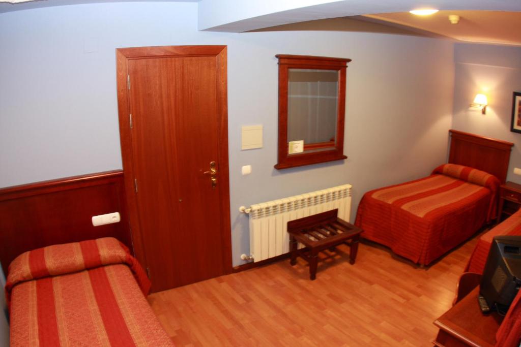 Hostal Torres photo 4