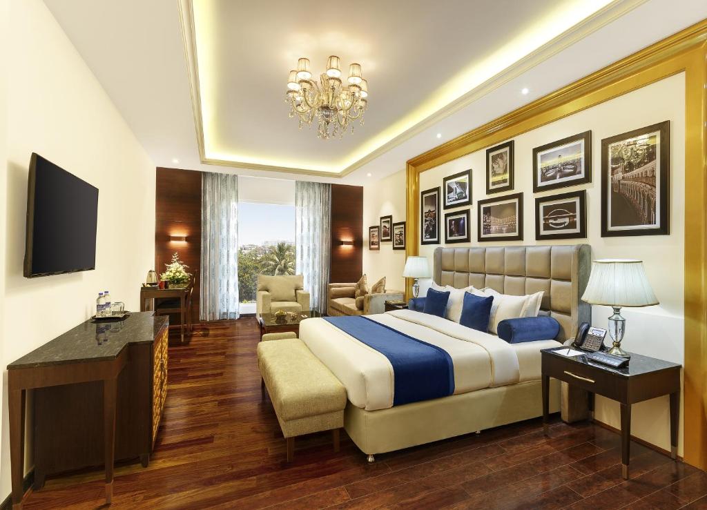 Двухместный (Deluxe Double Room - Book & Unlock Exclusive Deals), LA Marvella A Sarovar Premiere Hotel