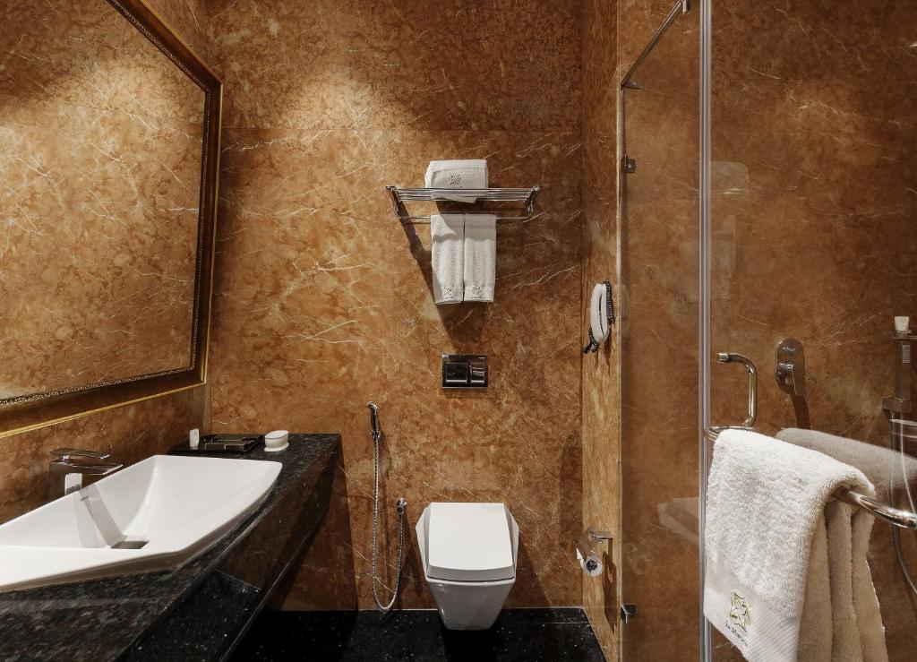 Двухместный (Executive Double or Twin Room - Book & Unlock Exclusive Deals/Discounts), LA Marvella A Sarovar Premiere Hotel