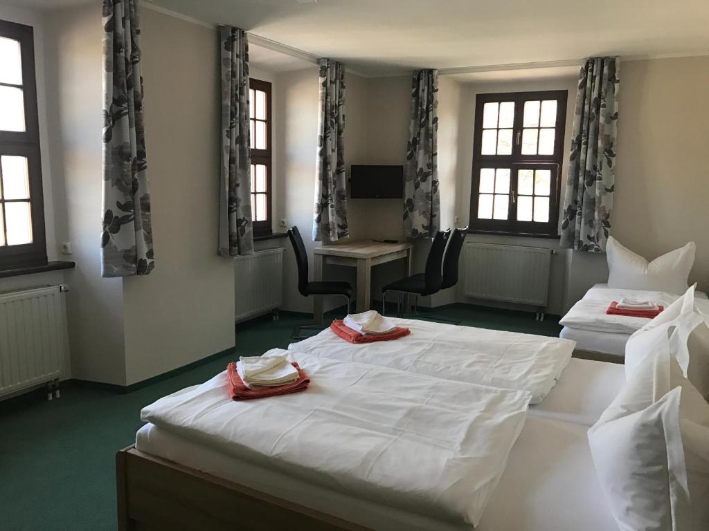 Schlossgasthaus Lichtenwalde photo 3