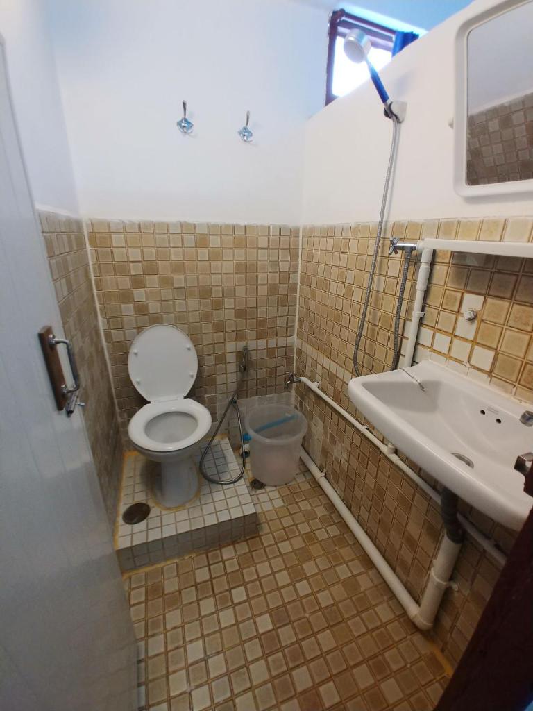 Трехместный (Трехместный номер с собственной ванной комнатой), Prasuri Guest House