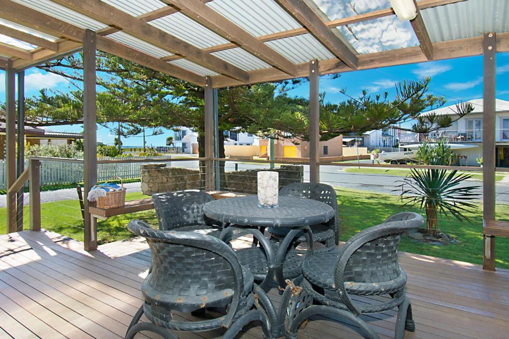 Little Green Beach House photo 4