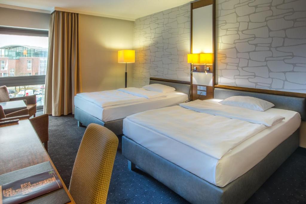 Park Inn by Radisson Lbeck - Tap to explore photos