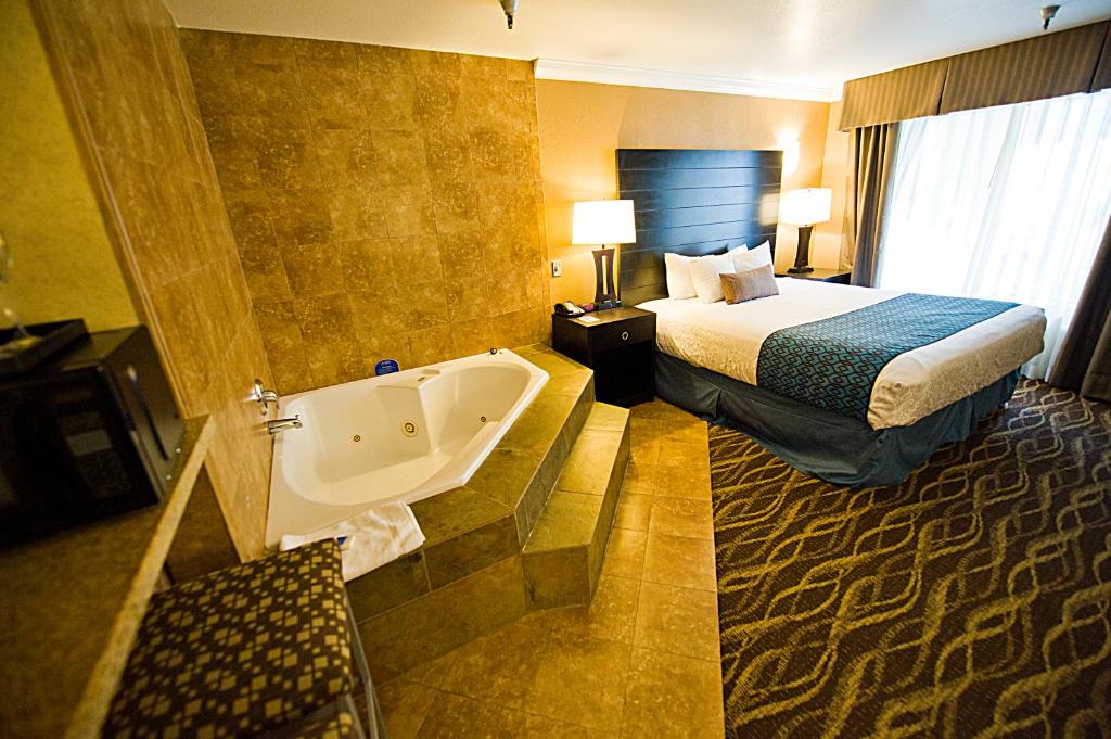 Hotel d'Lins Ontario Airport photo 2