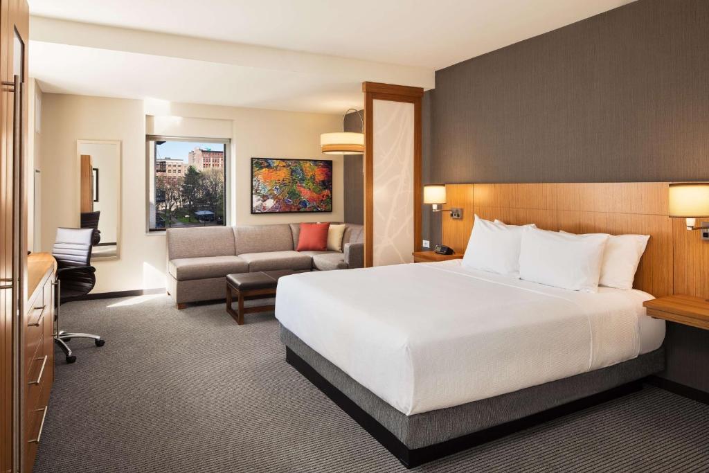 Hyatt Place Knoxville/Downtown photo 3