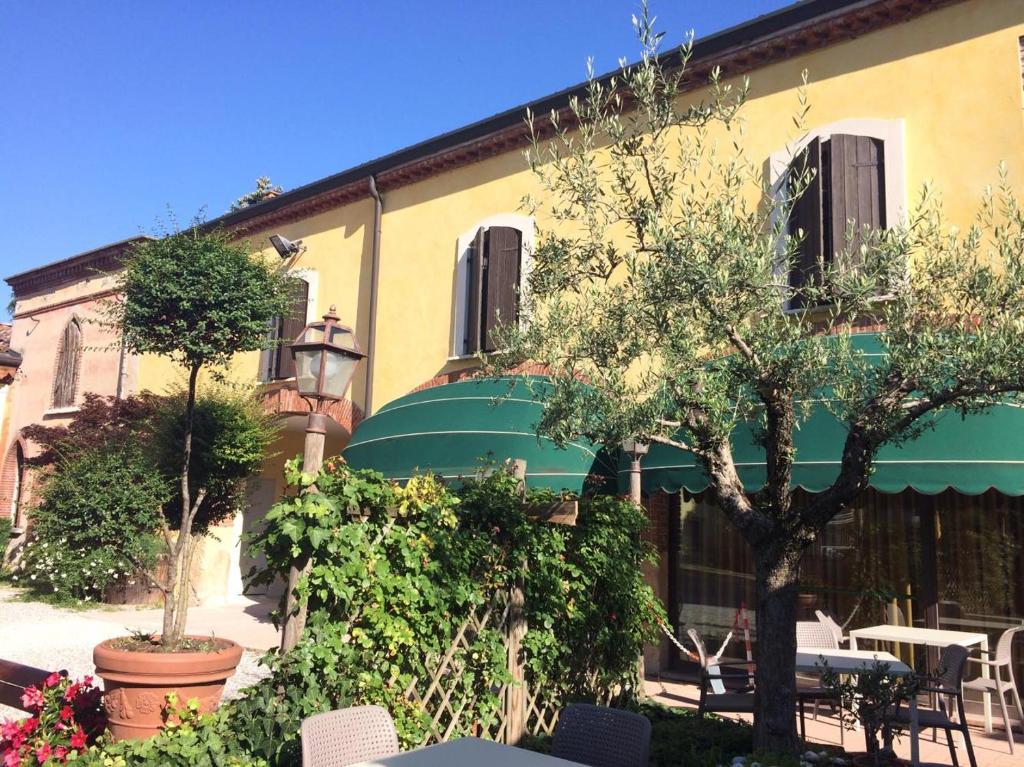 Hotel Antichi Cortili photo 1