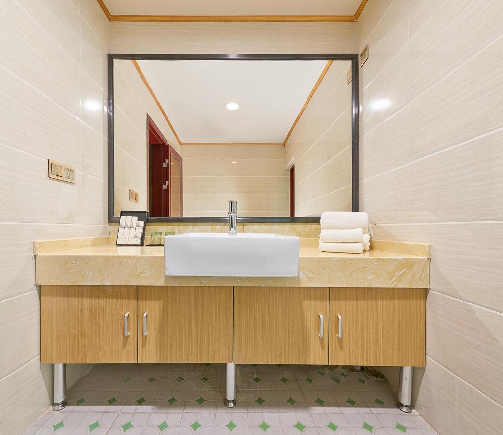 Двухместный (Двухместный номер Делюкс с 2 отдельными кроватями), Airtown Chain Hotel Guangzhou Airport