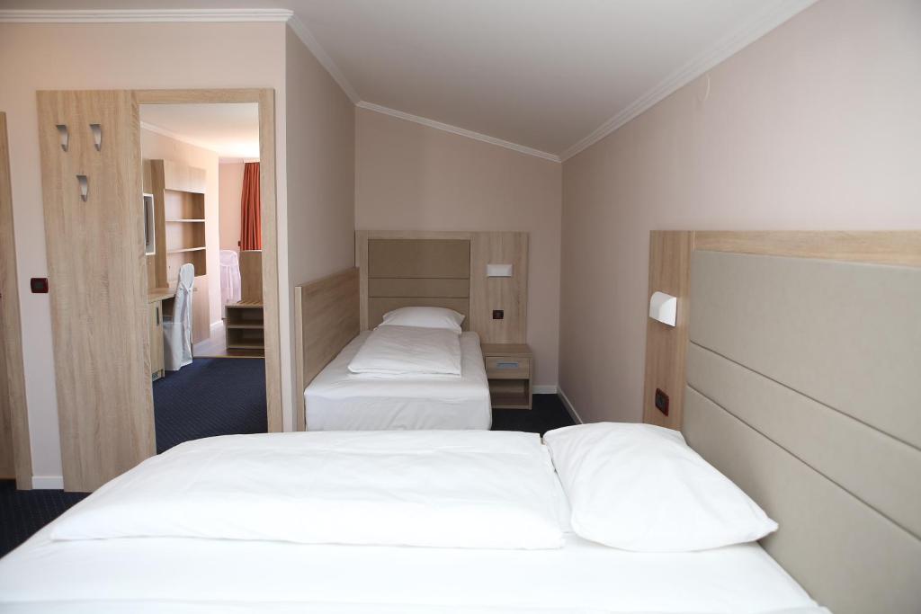 Hotel Ana photo 3