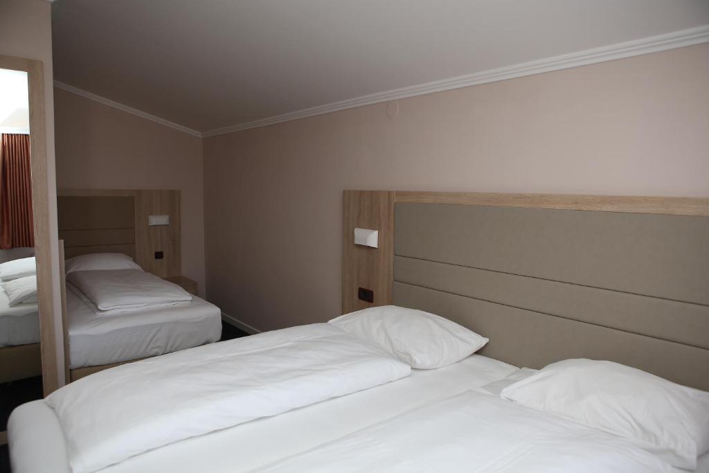 Hotel Ana photo 1
