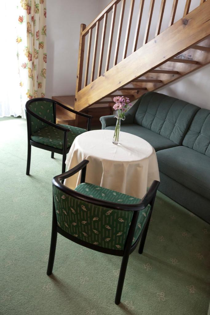 Hotel Neue Burg photo 1