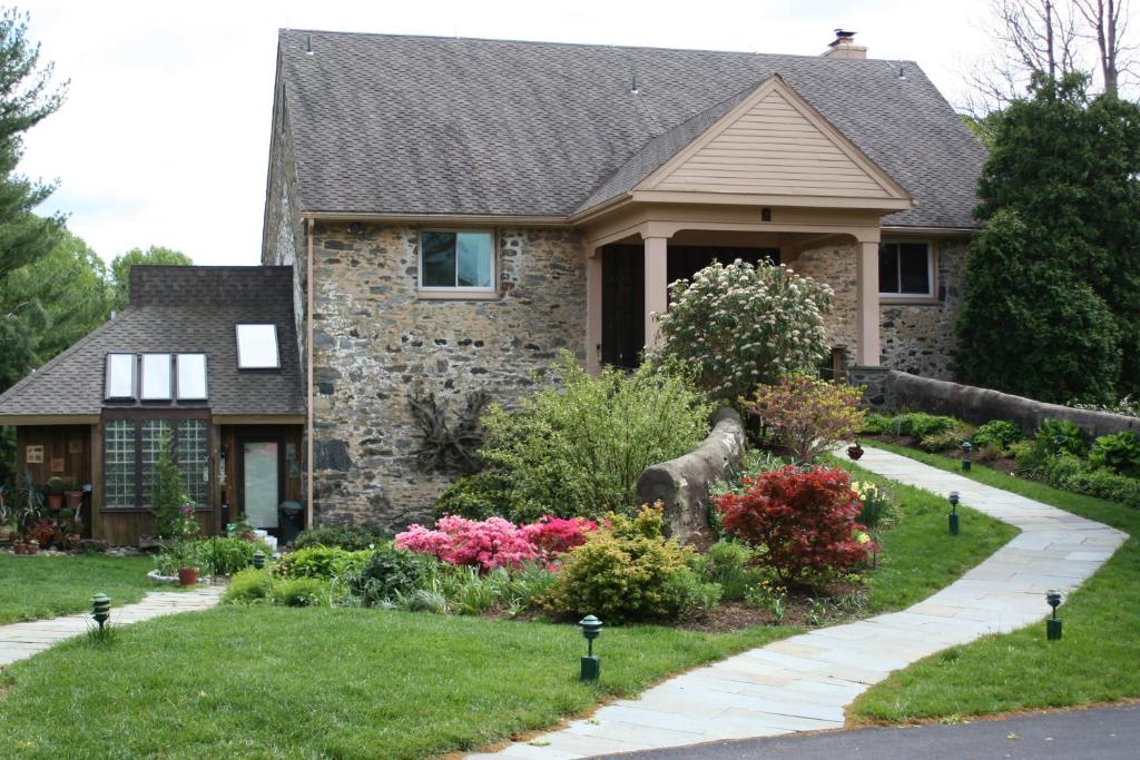 Alpenhof Bed and Breakfast image