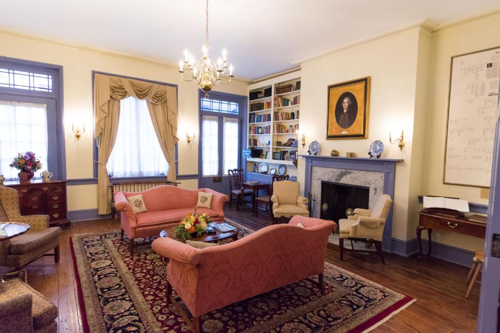 Thomas Bond House photo 4