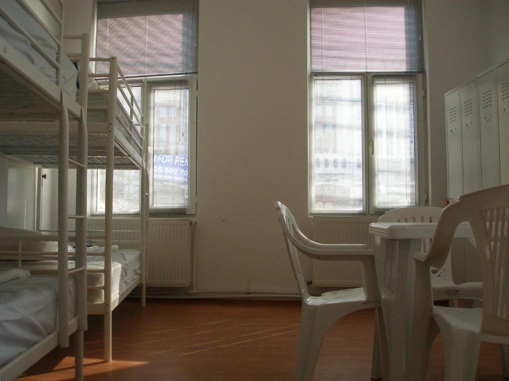 Номер (Односпальная кровать в общем номере с 4 кроватями), Kretan Hostel