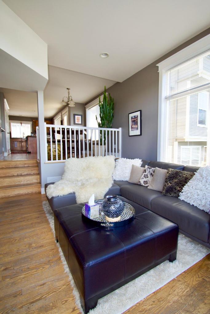 Comfort and Grace Perched on Queen Anne Hill photo 1
