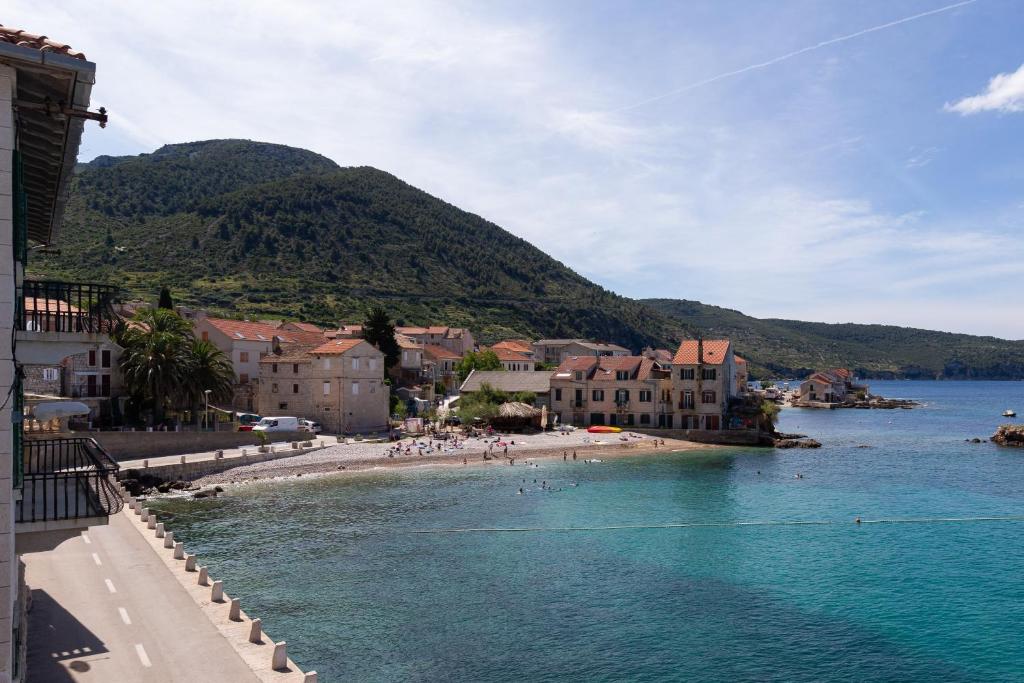 Mira Sea Front Guesthouse photo 4