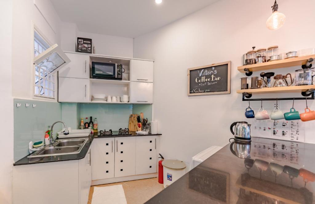 Retro Flat near Nguyen Hue by CIRCADIAN