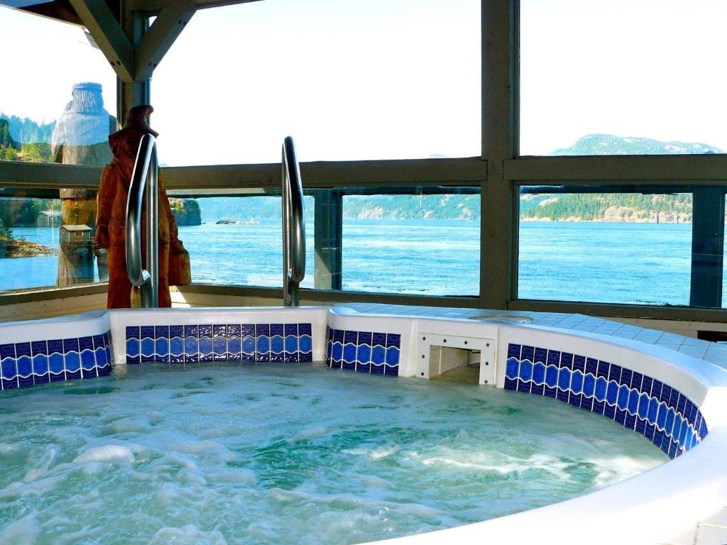Brown's Bay Resort photo 2