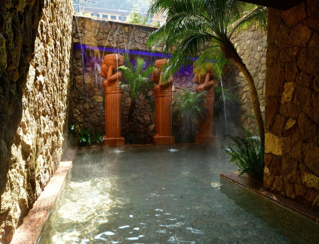 Balinese onsen ryokan Hakone Airu photo 4