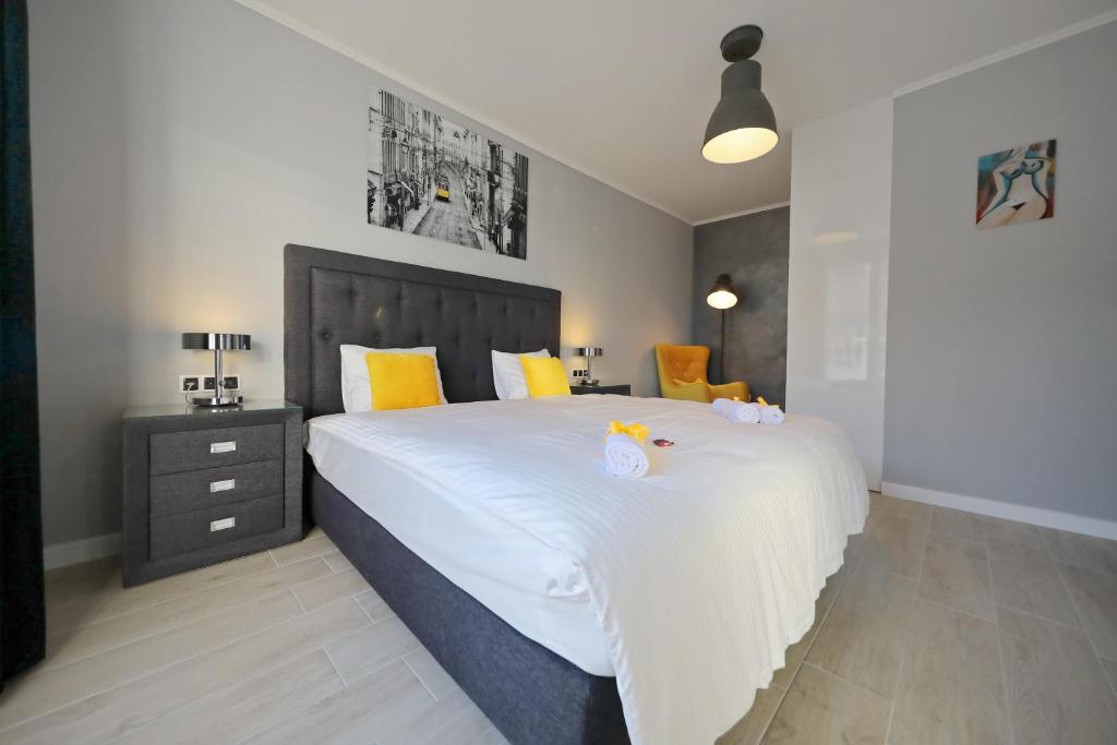 City Marine Luxury Apartments photo 4