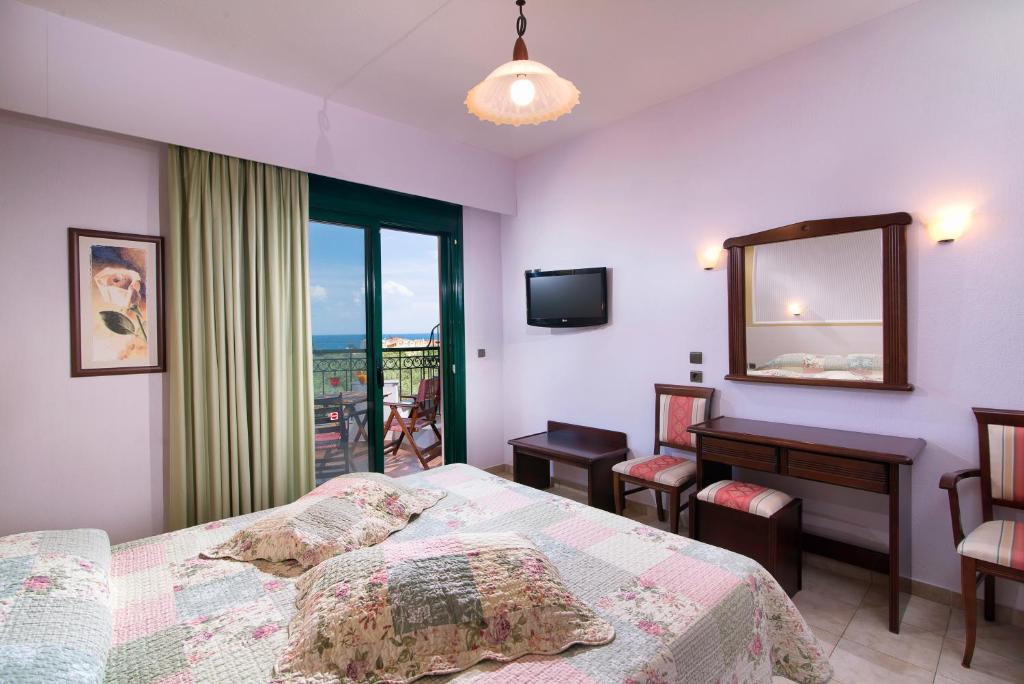 Ocean Beach Hotel photo 2