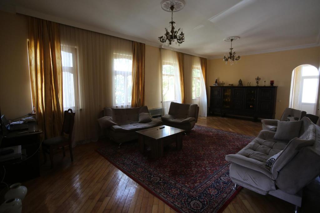 Talo's Guest House photo 4
