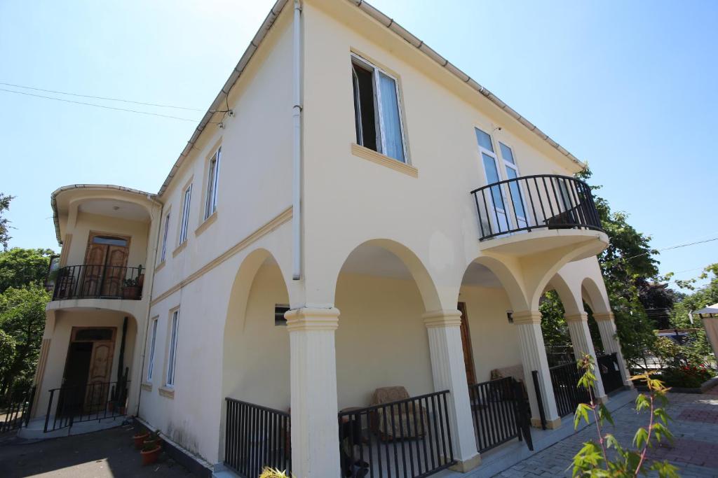 Talo's Guest House photo 1