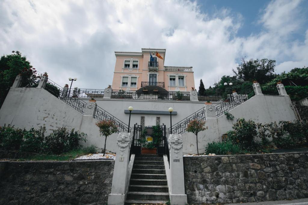 Villa Lussana photo 4