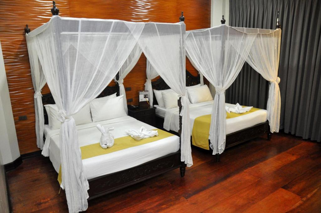 Vigan Plaza Hotel - Tap to explore photos