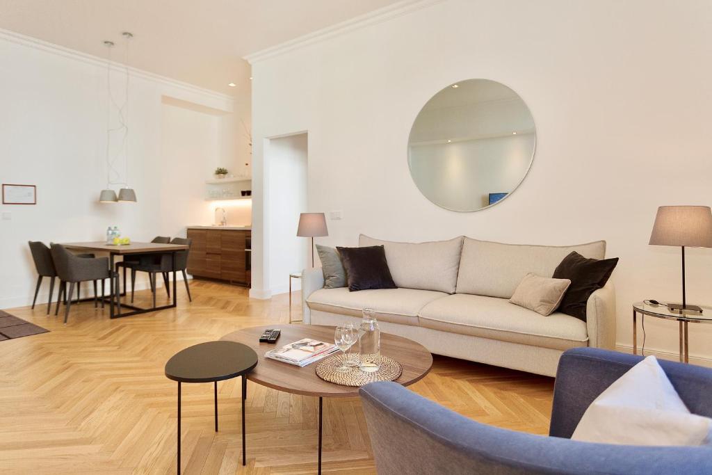 Апартаменты (Роскошные апартаменты с 1 спальней - ул. Didzioji 39), Vilnius Apartments & Suites - Town Hall