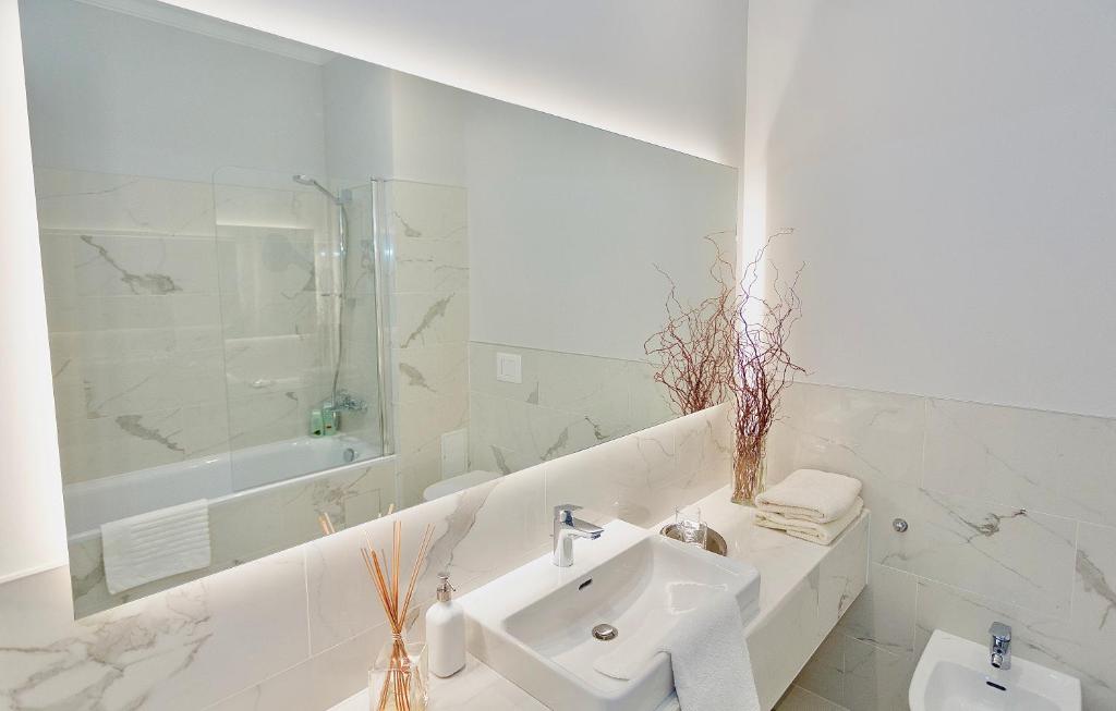 Апартаменты (Роскошные апартаменты с 1 спальней - ул. Didzioji 39), Vilnius Apartments & Suites - Town Hall