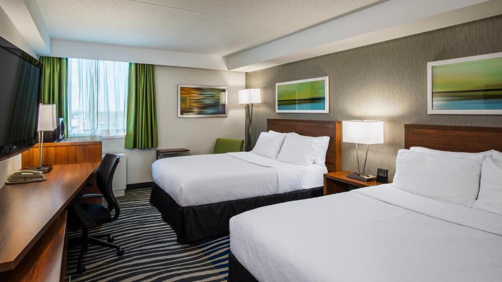 Holiday Inn Winnipeg - Airport West, an IHG Hotel photo 2