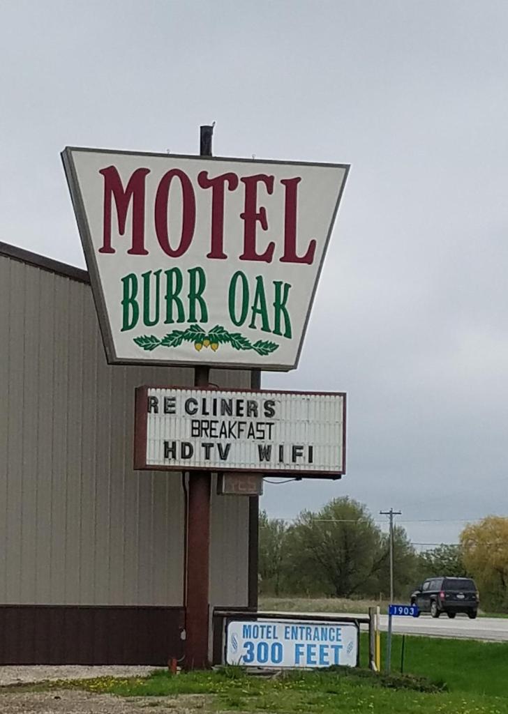Burr Oak Motel photo 1
