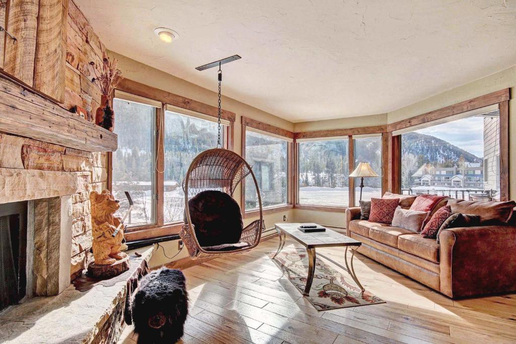 1710 the Willows Condo
