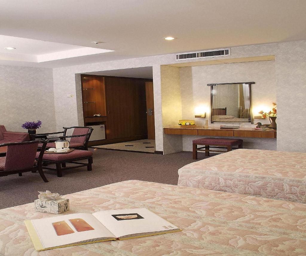 Сьюит (Представительский люкс), Hotel Royal