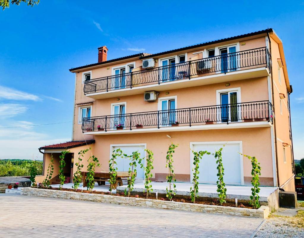 Guest House Maxi photo 2